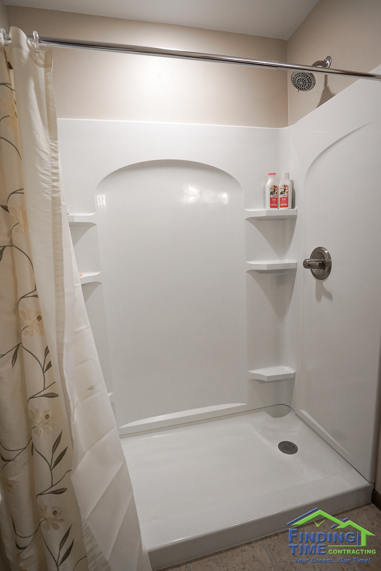 DSC09855 Low entry shower